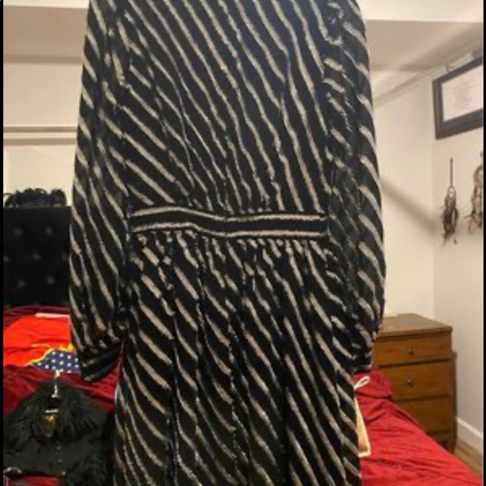 Michael Kors sliver striped dress size 0. - Picture 4 of 5
